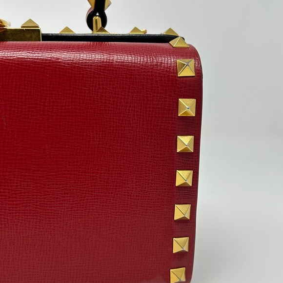 Valentino Garavani Lim. Edi. Alcove box bag in feat gld rockstuds & cross strap - Picture 13 of 14